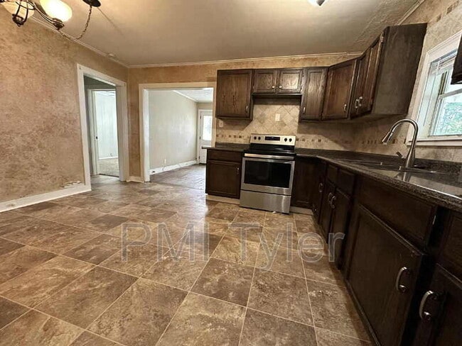 427 Turkey Creek Dr in Kilgore, TX - Building Photo - Building Photo