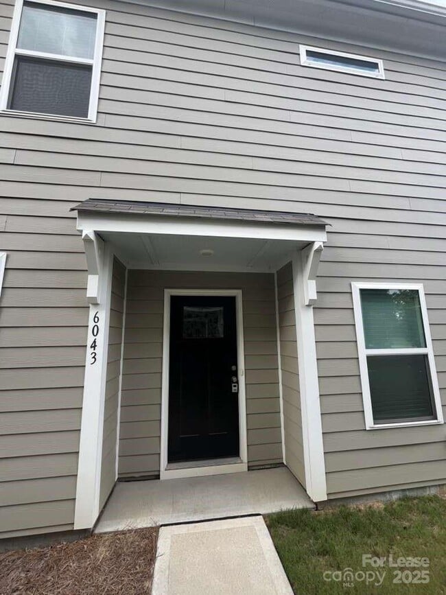 6049 Rizer Dr in Charlotte, NC - Building Photo - Building Photo