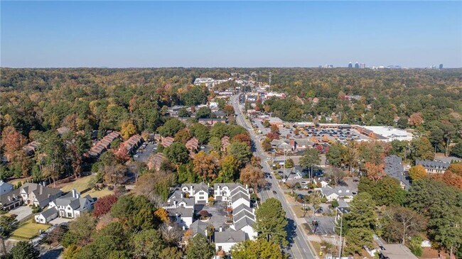 4200 Roswell Rd NE in Atlanta, GA - Building Photo - Building Photo