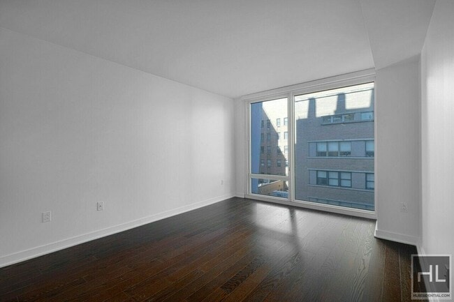 5 AVENUE, Unit 15K