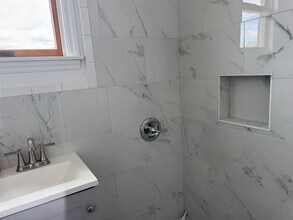 70-33 72nd Pl in Queens, NY - Building Photo - Building Photo
