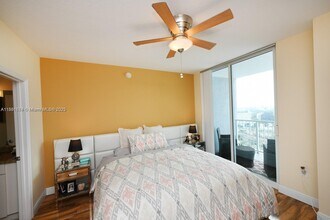 1250 S Miami Ave, Unit 1807 in Miami, FL - Building Photo - Building Photo