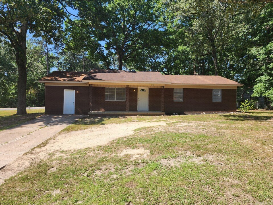 1004 Watson Pl in Benton, AR - Building Photo