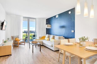 2602 E Hallandale Beach Blvd, Unit ID1227295P in Hallandale Beach, FL - Building Photo