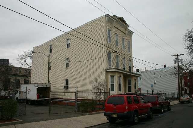 405 33rd St in Union City, NJ - Foto de edificio - Building Photo