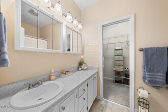 6612 Rossford Ln in Durham, NC - Building Photo - Building Photo