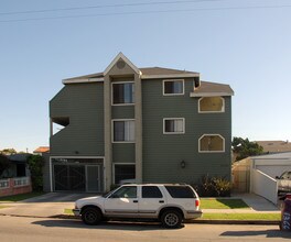 1376 Junipero Ave in Long Beach, CA - Building Photo - Building Photo