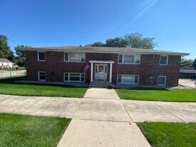 265 E Prairie Ave, Unit 2N in Manhattan, IL - Building Photo
