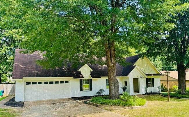 2212 Howard Rd in Germantown, TN - Building Photo - Building Photo