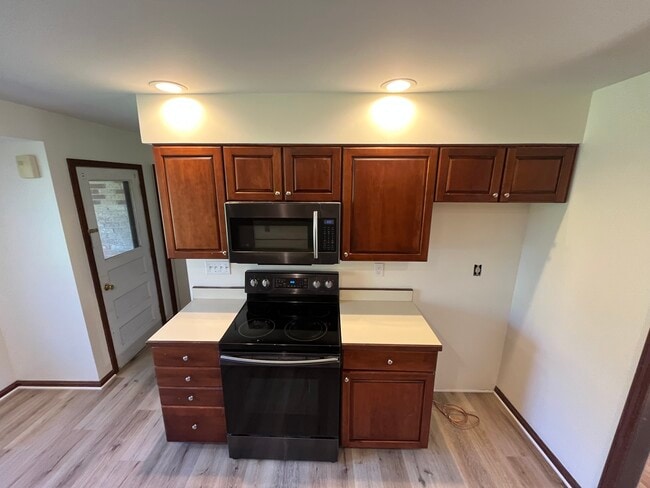 7080 Millikin Rd in Middletown, OH - Building Photo - Building Photo