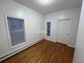 15 Playstead Rd, Unit 1 in Malden, MA - Foto de edificio - Building Photo