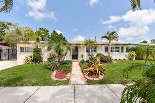 16941 SW 119th Ct in Miami, FL - Building Photo