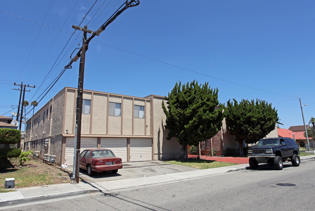 Regency House in Oxnard, CA - Building Photo - Building Photo