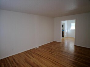 12000 Armitage Dr in Grandview, MO - Building Photo - Building Photo