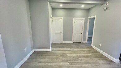 26 Fairleigh Ave S in Hamilton, ON - Building Photo - Building Photo