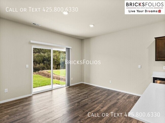 1402 SW Pendleton Way in Port Orchard, WA - Building Photo - Building Photo