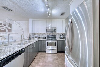 10000 SW 147th Ct in Miami, FL - Building Photo - Building Photo