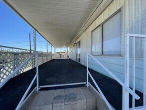 2106 Hermosa Dr in Bullhead City, AZ - Building Photo - Building Photo