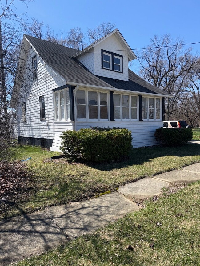 property at 634 Damon St