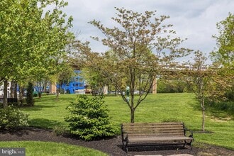 2451 Midtown Ave, Unit 610 in Alexandria, VA - Building Photo - Building Photo