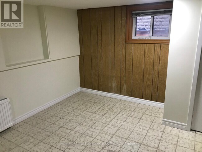 184 Livingstone Ave in Toronto, ON - Building Photo - Building Photo