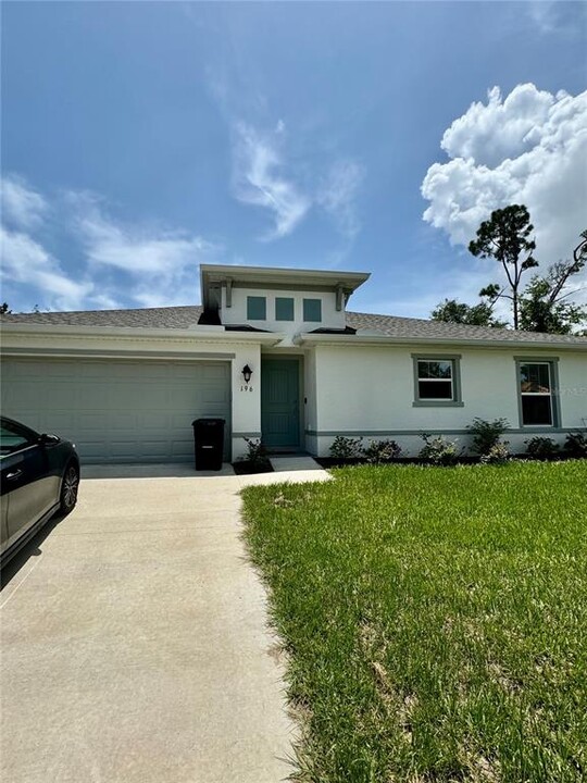 196 Frontier Dr in Palm Coast, FL - Building Photo