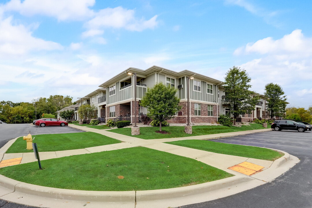 Meadow Ridge in Pewaukee, WI - Building Photo