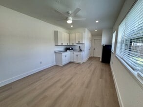 581 N Central Ave in Oviedo, FL - Building Photo - Building Photo