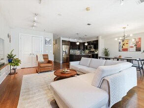 213 Clinton St in Hoboken, NJ - Building Photo - Building Photo