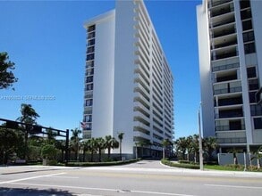 1901 N Ocean Blvd in Fort Lauderdale, FL - Building Photo - Building Photo