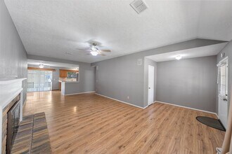 7 Rockridge Ct in Spring, TX - Building Photo - Building Photo