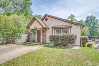 3164 Cedarwood Village Ln in Pensacola, FL - Building Photo - Building Photo