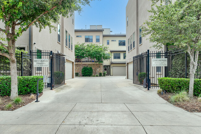 Cityscape Plaza Townhomes in Dallas, TX - Foto de edificio - Building Photo