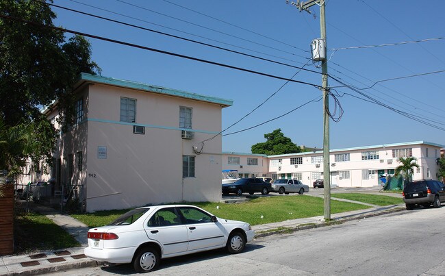 980 SW 6th St in Miami, FL - Building Photo - Building Photo