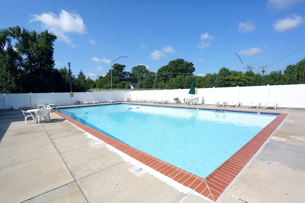 Stone Ridge Apartments in Portsmouth, VA