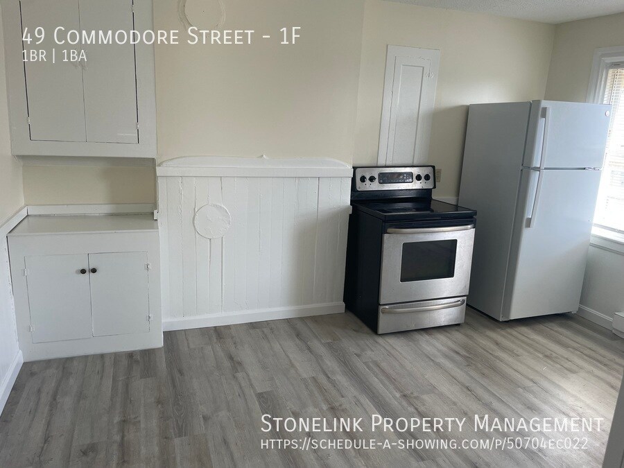 49 Commodore St, Unit 1F in Providence, RI - Building Photo
