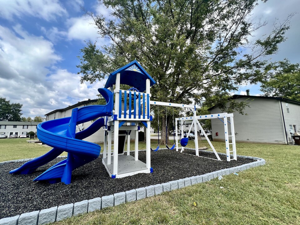 Crestbrook Meadows Townhomes in Madison, TN - Building Photo