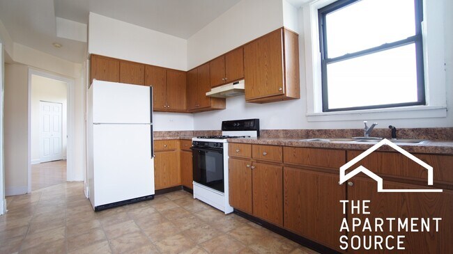 2647 N Sawyer Ave, Unit 3