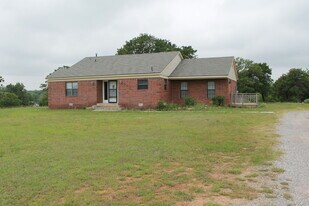 2501 Brewer St in Choctaw, OK - Building Photo