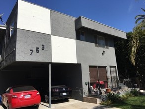 753 North Hudson Ave in Los Angeles, CA - Building Photo - Building Photo