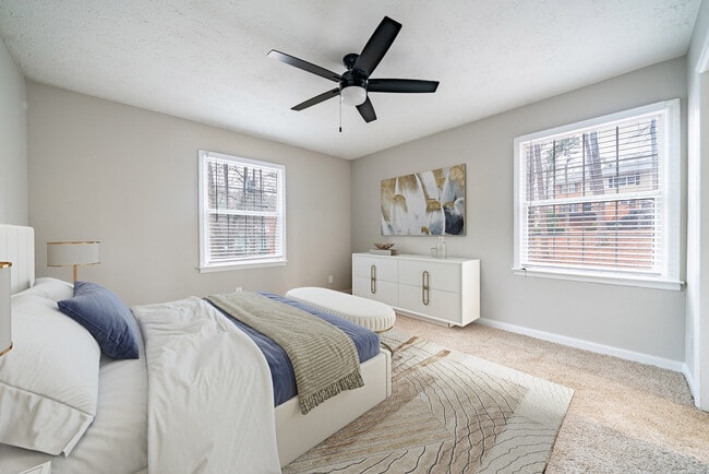 Mountain Place in Stone Mountain, GA - Building Photo - Building Photo