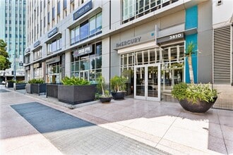 3810 Wilshire Blvd, Unit 303 in Los Angeles, CA - Foto de edificio - Building Photo