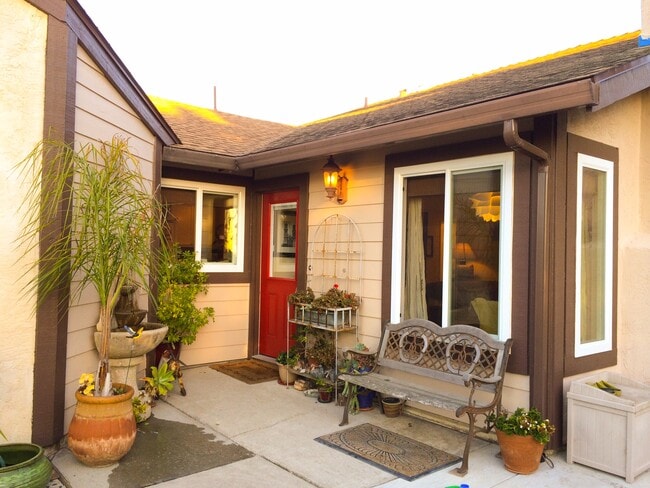 property at 2206 Hermosa Ct