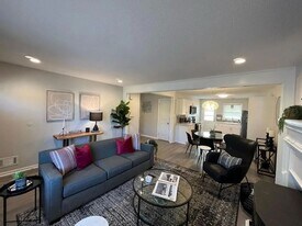 306 S Marble St in West Columbia, SC - Building Photo