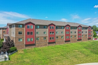 Villas on 4th in Coralville, IA - Building Photo - Building Photo