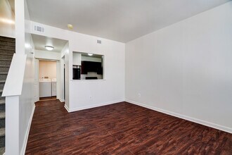 4102 Ogden St, Unit B in Philadelphia, PA - Foto de edificio - Building Photo