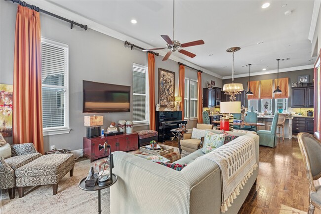property at 1102 Thompson St