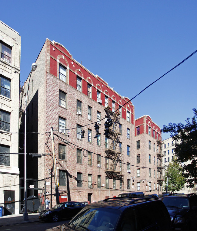 975 Sherman Ave in Bronx, NY - Foto de edificio - Building Photo