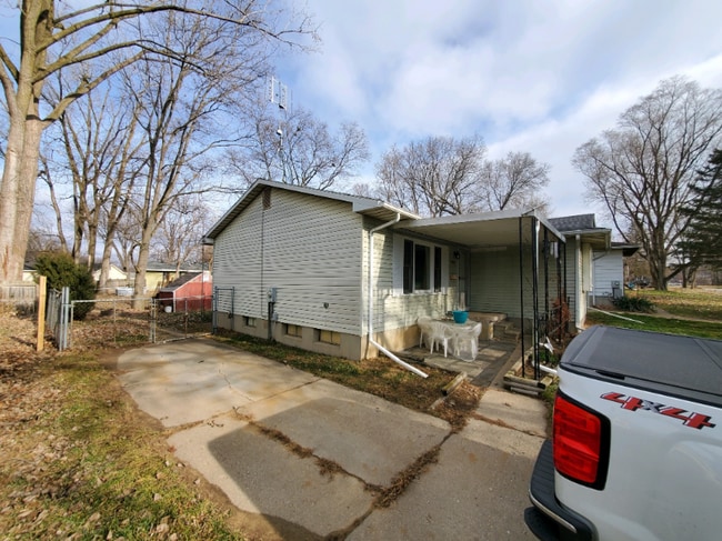 2719 Eaton Pl in Flint, MI - Building Photo - Building Photo