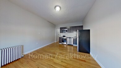 1124 Commonwealth Ave in Boston, MA - Foto de edificio - Building Photo